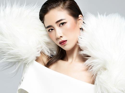 學(xué)員服裝作品《云裳》（個(gè)人主頁-ZMjQ4NTI2MzY=） - 人像攝影 - 站酷設(shè)計(jì)師粵港芭莎美業(yè)集團(tuán)原創(chuàng)素材 - 站酷ZCOOL