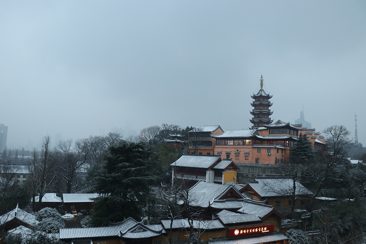 鸡鸣寺初雪（图ZMTgyNzI3ODc2） - 风光摄影 - 站酷设计师王小杰一号原创素材 - 站酷ZCOOL