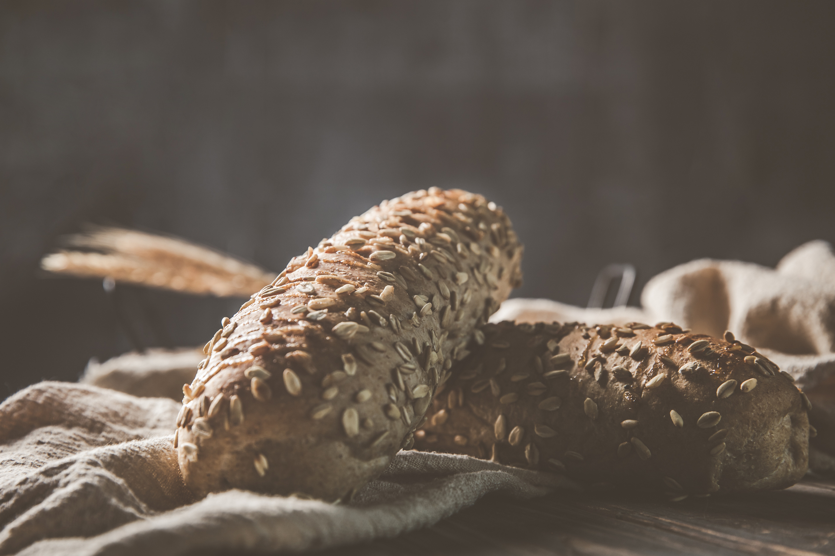 瓜子仁面包丨melon seed bread