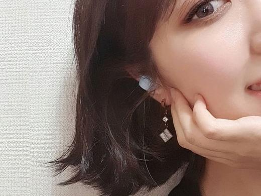 三星Galaxy Buds+ 无线耳机美女试戴