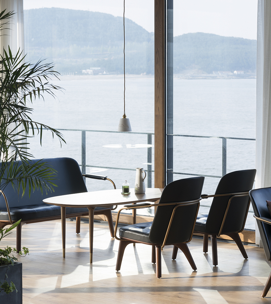 凝望海面,才知道空间本身就是一种媒介!