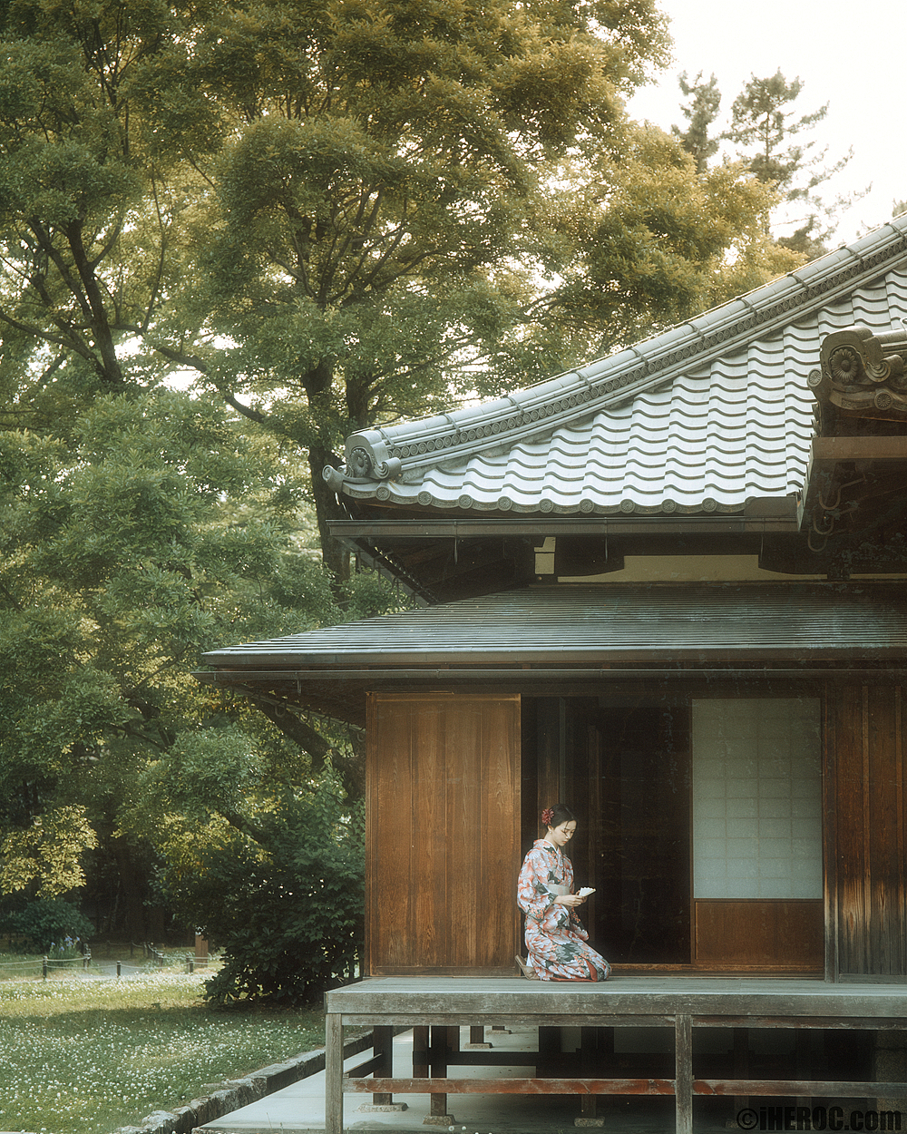 鸭川河畔（图ZOTMyMzI2ODQ=） - 人像摄影 - 站酷设计师海螺壳原创素材 - 站酷ZCOOL