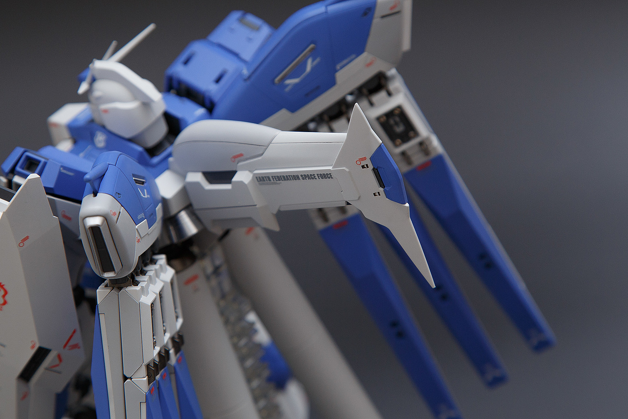 Hi-ν-Gundam RX-93-ν2