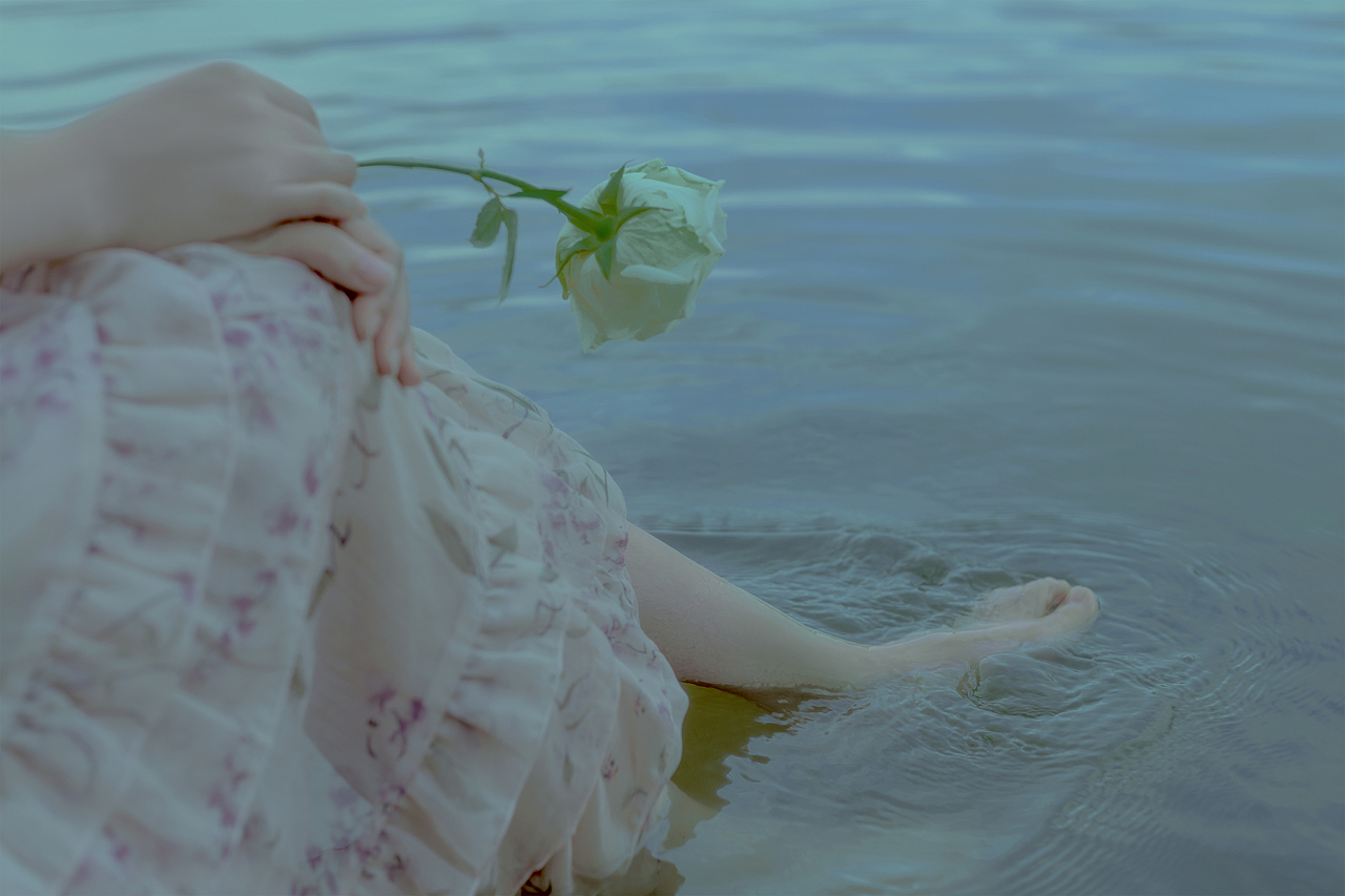 山城河畔（图ZMjc0NDI2NTc2） - 人像摄影 - 站酷设计师拉丨苏原创素材 - 站酷ZCOOL