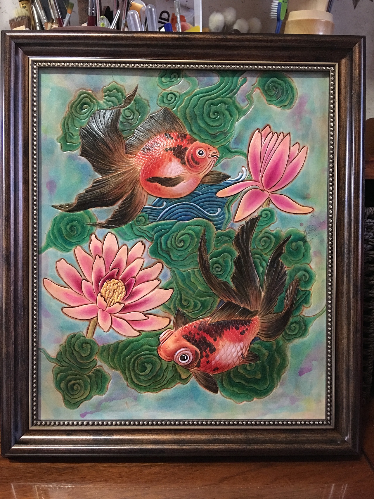 皮雕画鱼戏莲花图