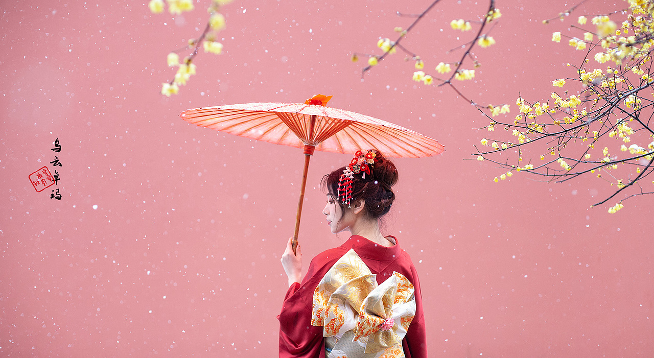 初雪の中でほほえんだ少女（图ZMTQyMDk1NDQ4） - 人像摄影 - 站酷设计师秋月半弯原创素材 - 站酷ZCOOL