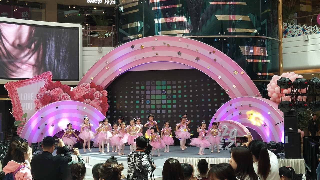 五月蓝天_唱响吾悦A（图ZMTEzNzU3NjEy） - 人文/纪实摄影 - 站酷设计师蓝天艺术学校原创素材 - 站酷ZCOOL