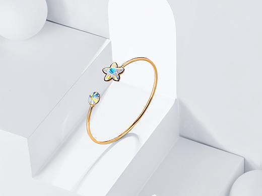 原創(chuàng) 飾品 還是白色干凈耐看（個(gè)人主頁(yè)-ZNDUyNzI1OTI=） - 產(chǎn)品攝影 - 站酷設(shè)計(jì)師趙括九原創(chuàng)素材 - 站酷ZCOOL