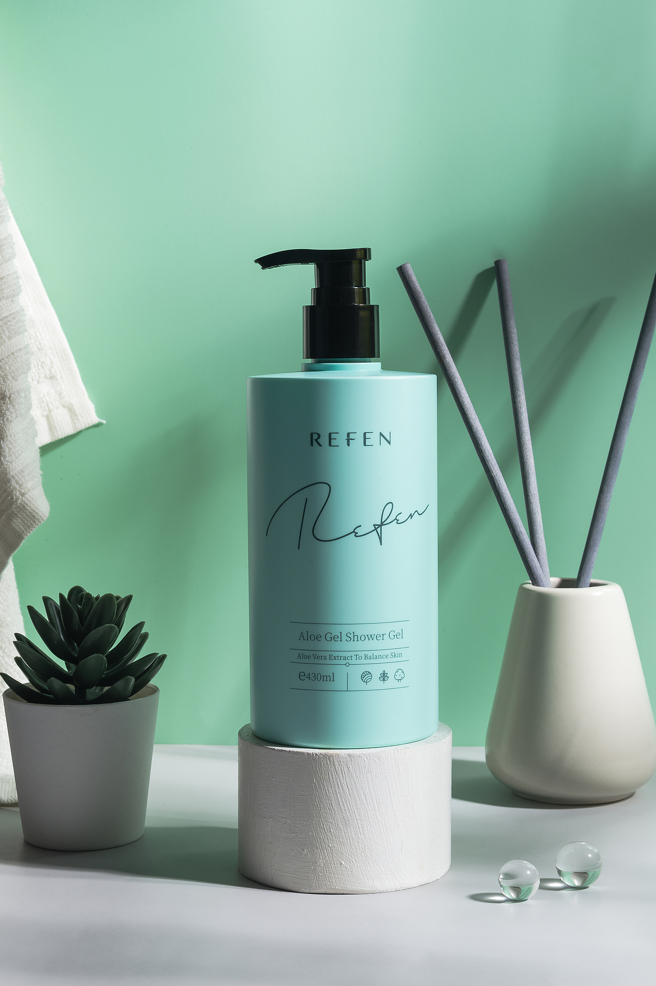 彩色沐浴露摄影（图ZMjEwMTY5MjA4） - 产品摄影 - 站酷设计师摄影师张剑原创素材 - 站酷ZCOOL