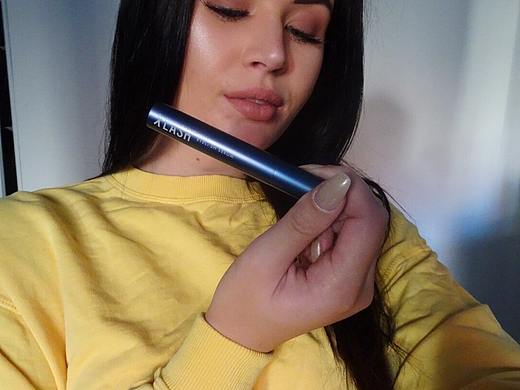 哪个丰唇膏精华液效果好阿米娅：你需要GET的唇部保养