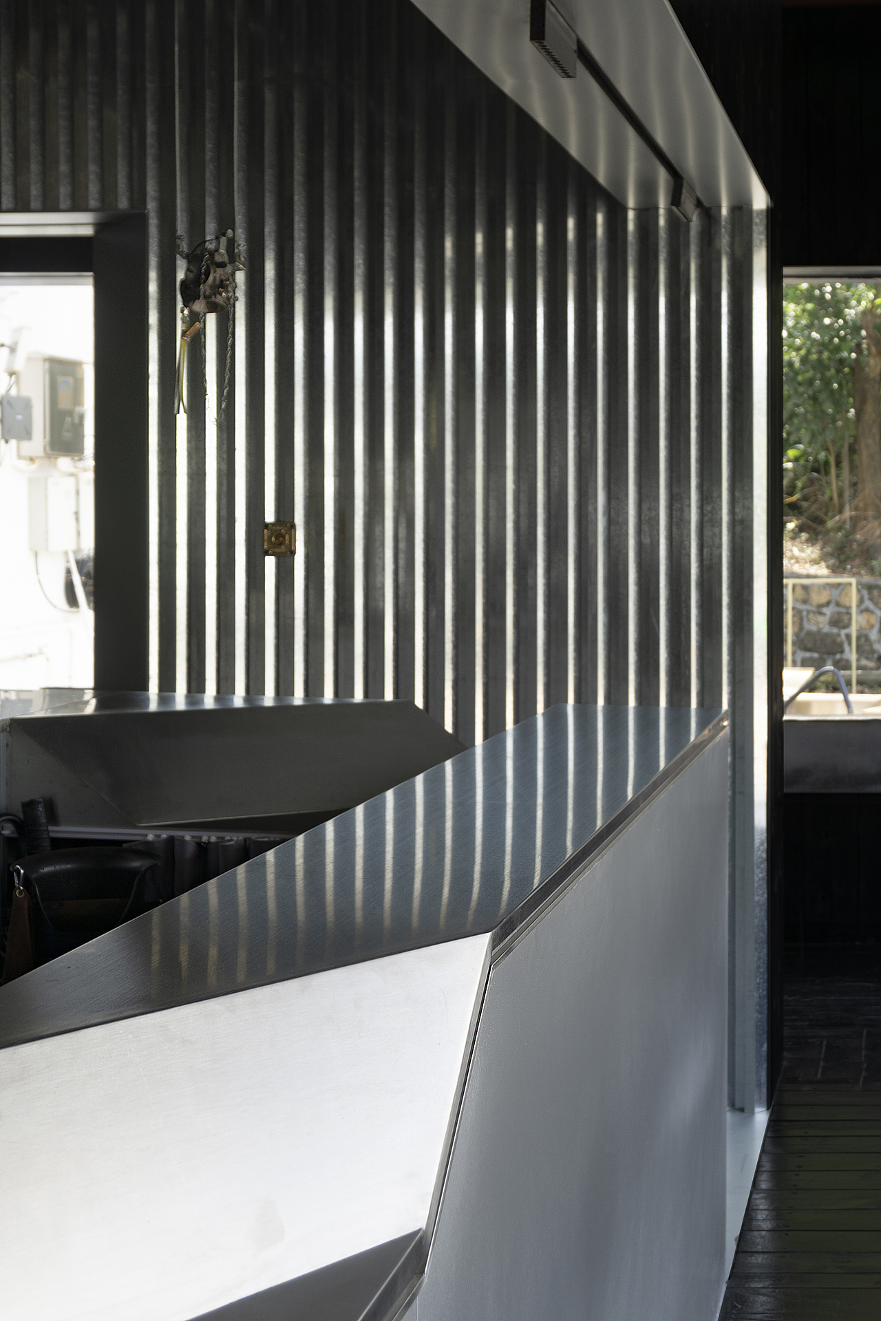 多重立面下的动态空间 - Ronin机车社区（图ZMzI2MDM4MjY0） - 酒店餐饮设计 - 站酷设计师weiweimao_原创素材 - 站酷ZCOOL