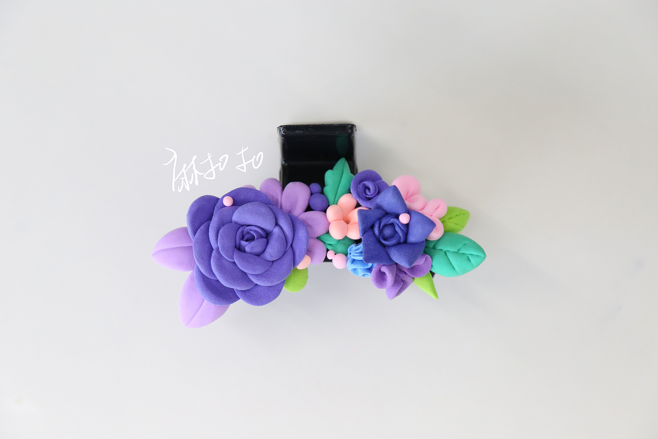 【山茶花小公举】轻粘土改造旧发夹（图ZMzQwNDA0NzI=） - 首饰设计 - 站酷设计师麻扣扣原创素材 - 站酷ZCOOL