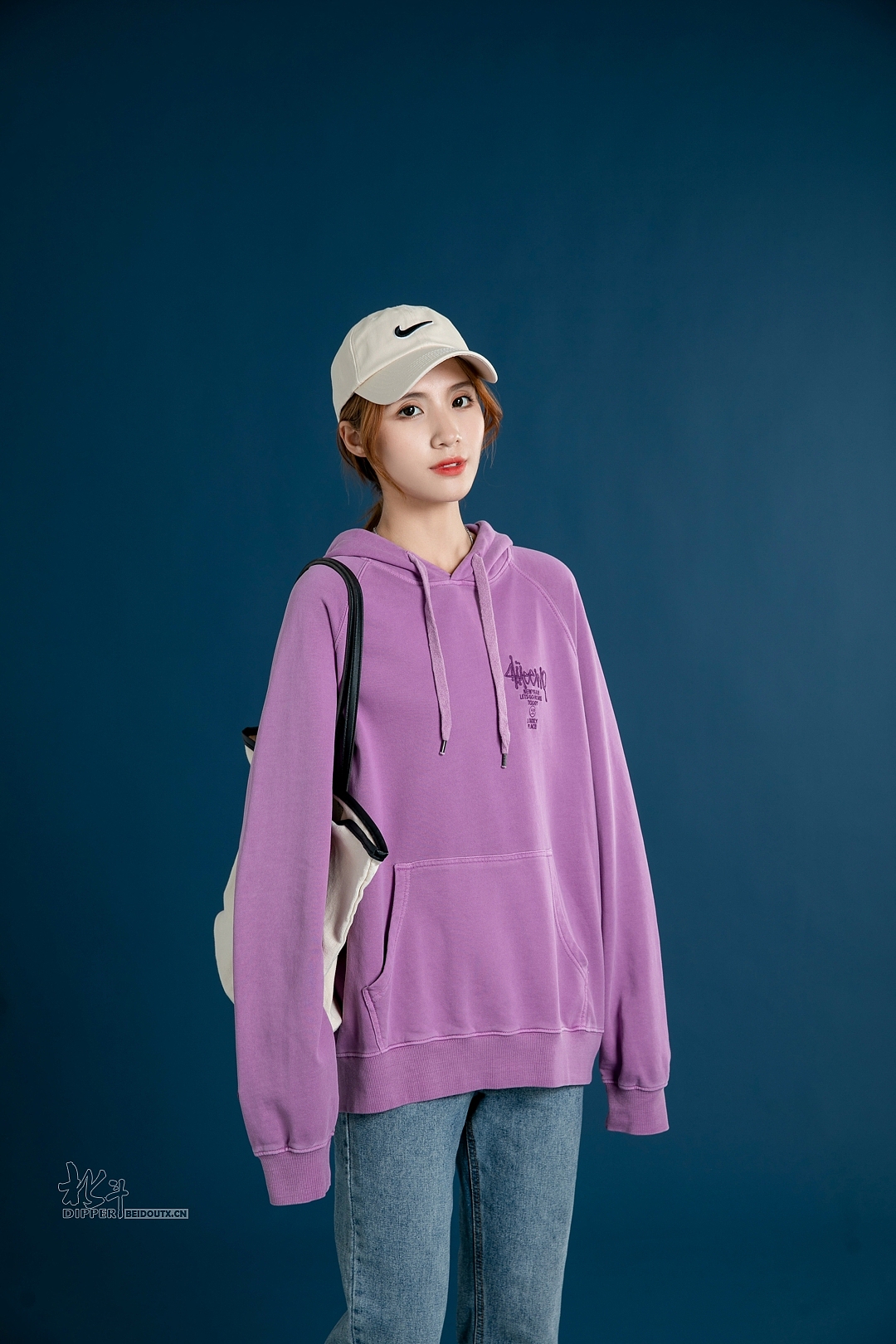 潮牌连帽卫衣纯色卫衣拉链连帽卫衣休闲卫衣模特拍摄