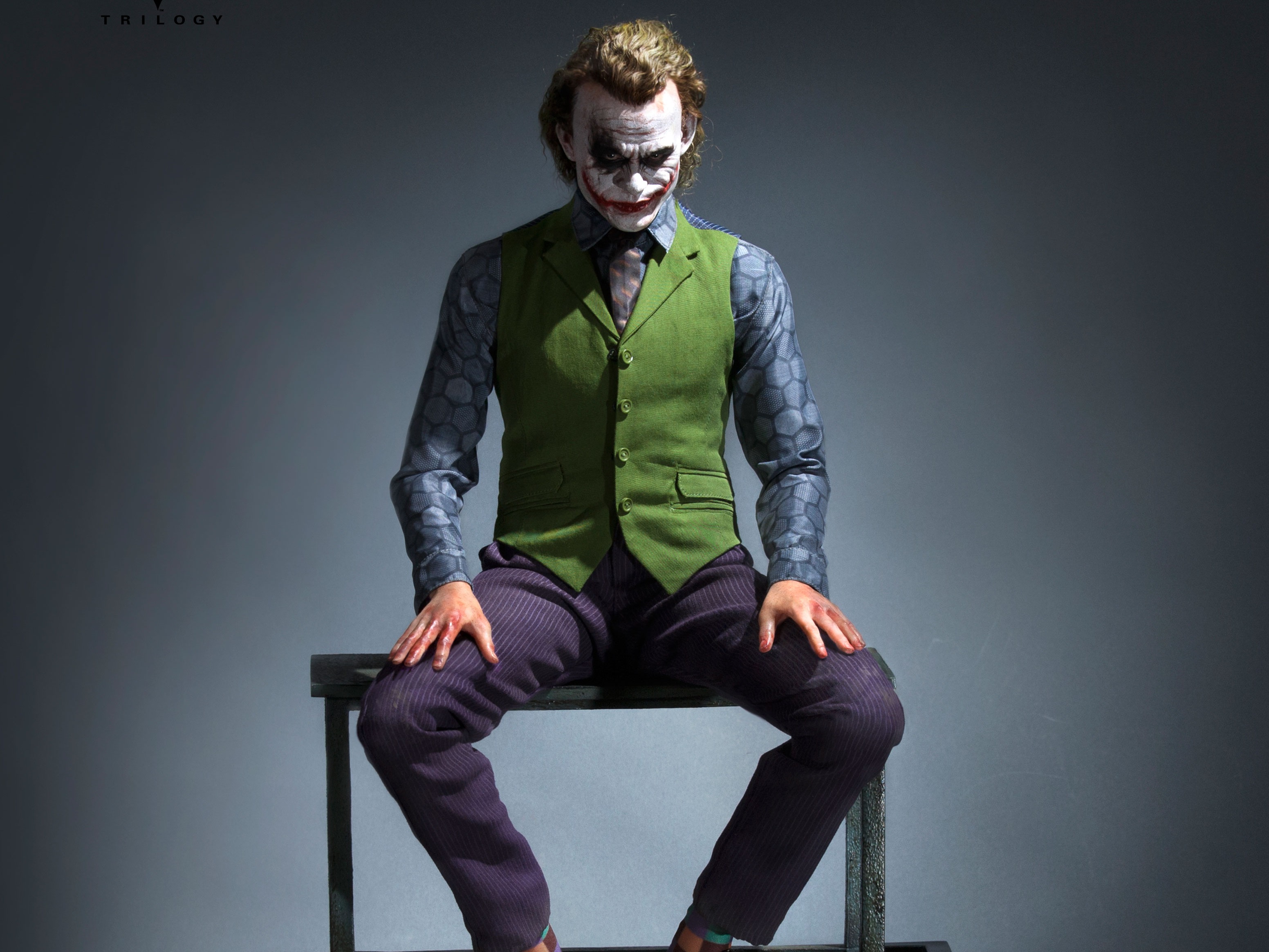 DC正版授权，黑暗骑士-Joker全身雕像