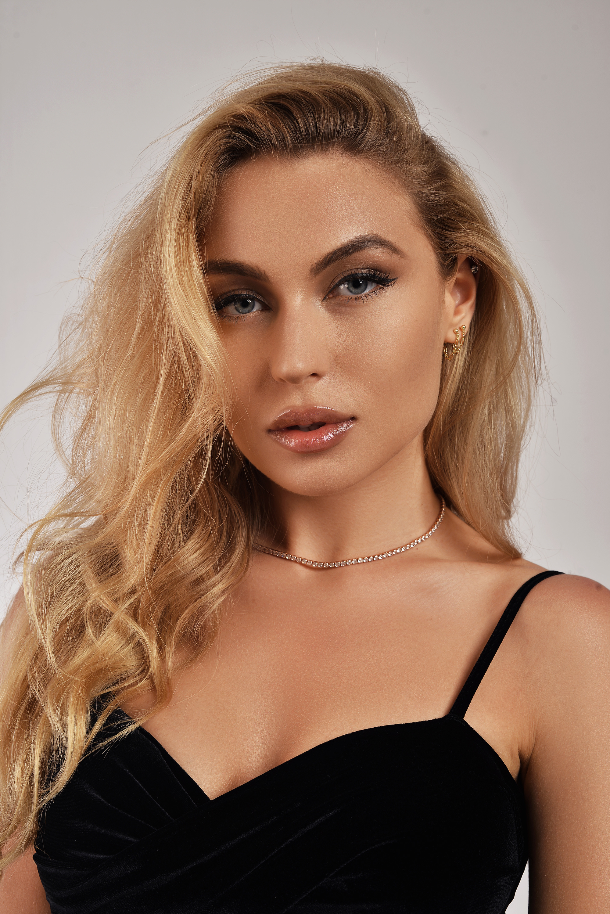 饰品模特|摄影|人像摄影|义乌尚意文化传媒 - 原创作品 - 站酷 (zcool