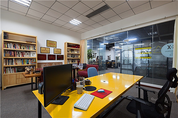 成都高端不贵的商铺设计公司私享设计工社一个出产精品设计案例的公司(SXD私享设计工社总部办公室)