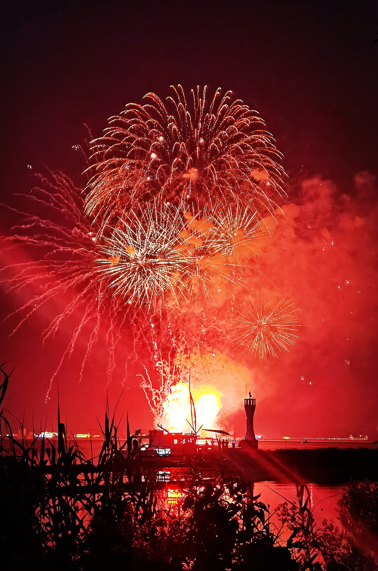 鼋头渚烟花大会（图ZMzE2MTk1NzUy） - 其他摄影 - 站酷设计师惊笛原创素材 - 站酷ZCOOL