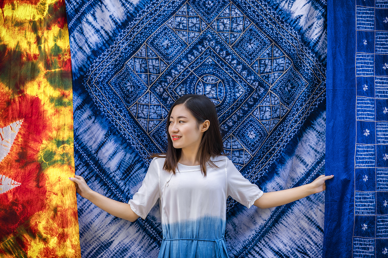 【绿豆】标签扎染白族美女云南大理包装设计0添加表情喜欢ta的作品吗?