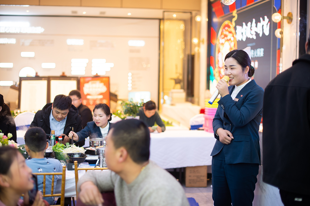 客户答谢暖场火锅宴（融创世樾城）（图ZMTkwNjA5NjY0） - 人文/纪实摄影 - 站酷设计师放狼的小羊原创素材 - 站酷ZCOOL