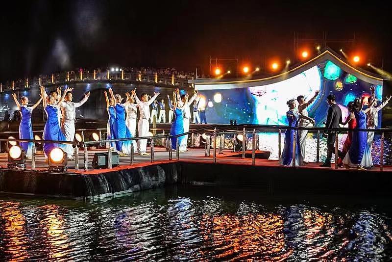 2019昆山周庄中秋灯会开幕（图ZMTc2Nzg1OTg4） - 人像摄影 - 站酷设计师小小兵之兵原创素材 - 站酷ZCOOL