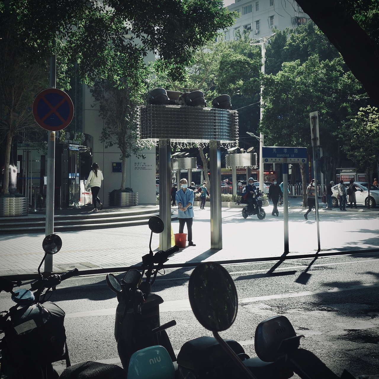 广州西门口扫街景