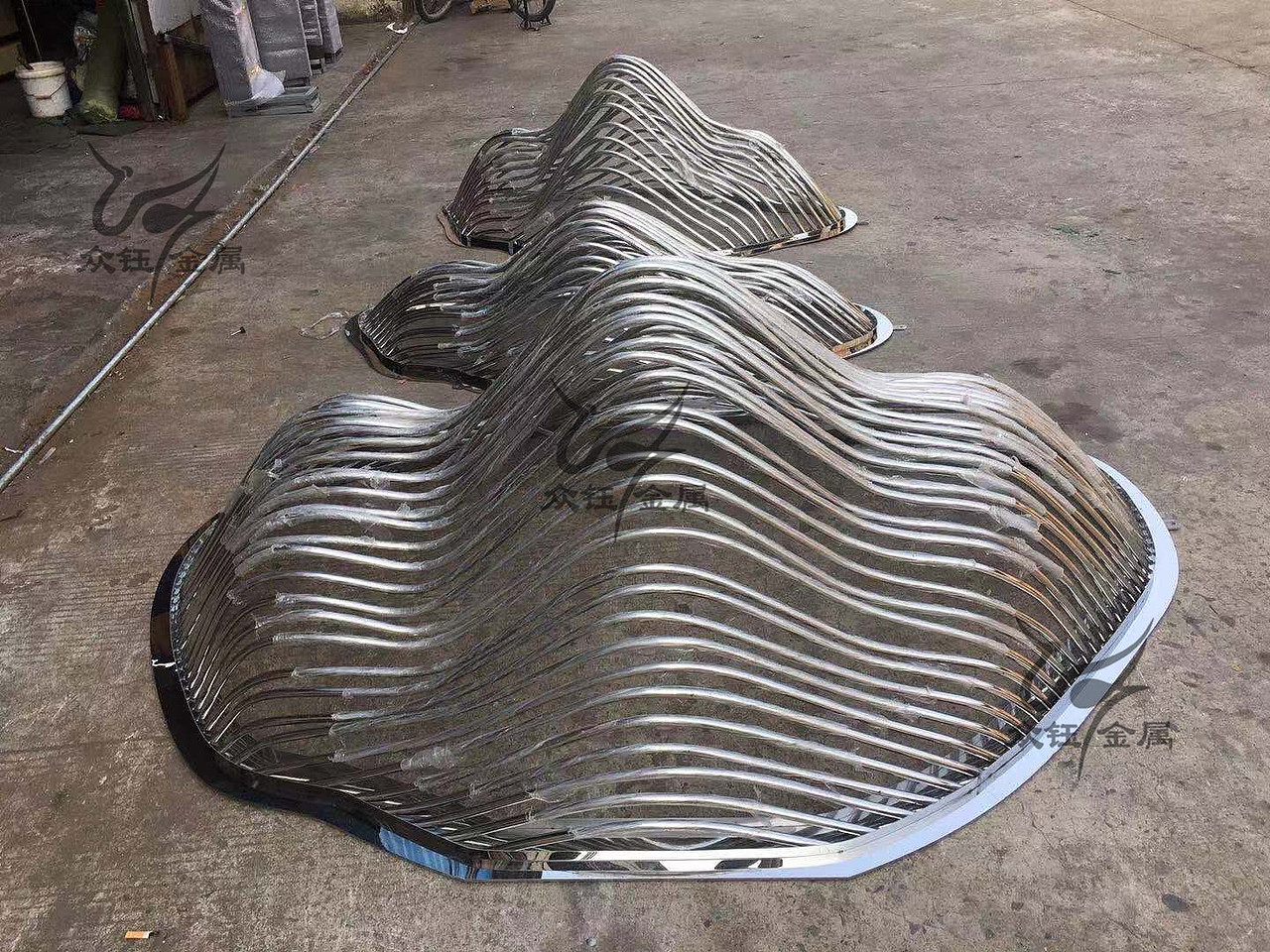 304不锈钢假山雕塑售楼部创意山形景墙雕塑