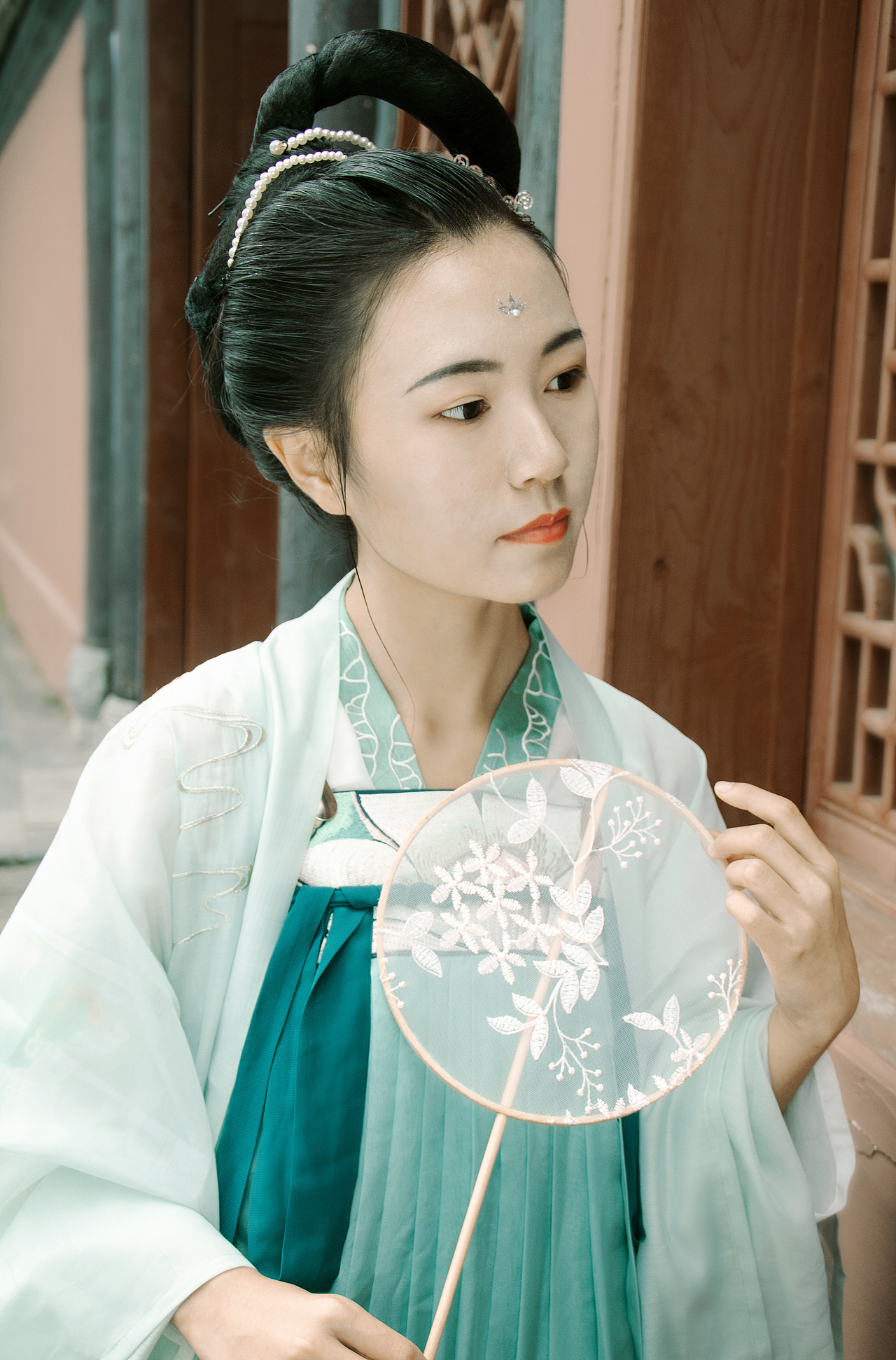 【温婉典雅的女子】路过成都市留下的美好回忆（图ZMjEzOTYwNDQ4） - 人像摄影 - 站酷设计师初酒酿橙子原创素材 - 站酷ZCOOL