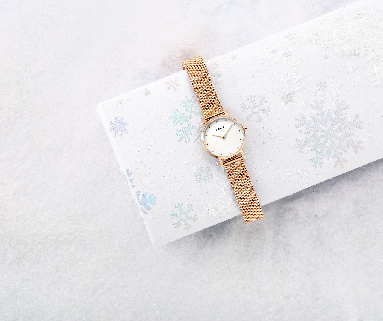 圣诞相关的手表产品拍摄（图ZMTAxMTE0NzAw） - 产品摄影 - 站酷设计师摄影师一大斌原创素材 - 站酷ZCOOL