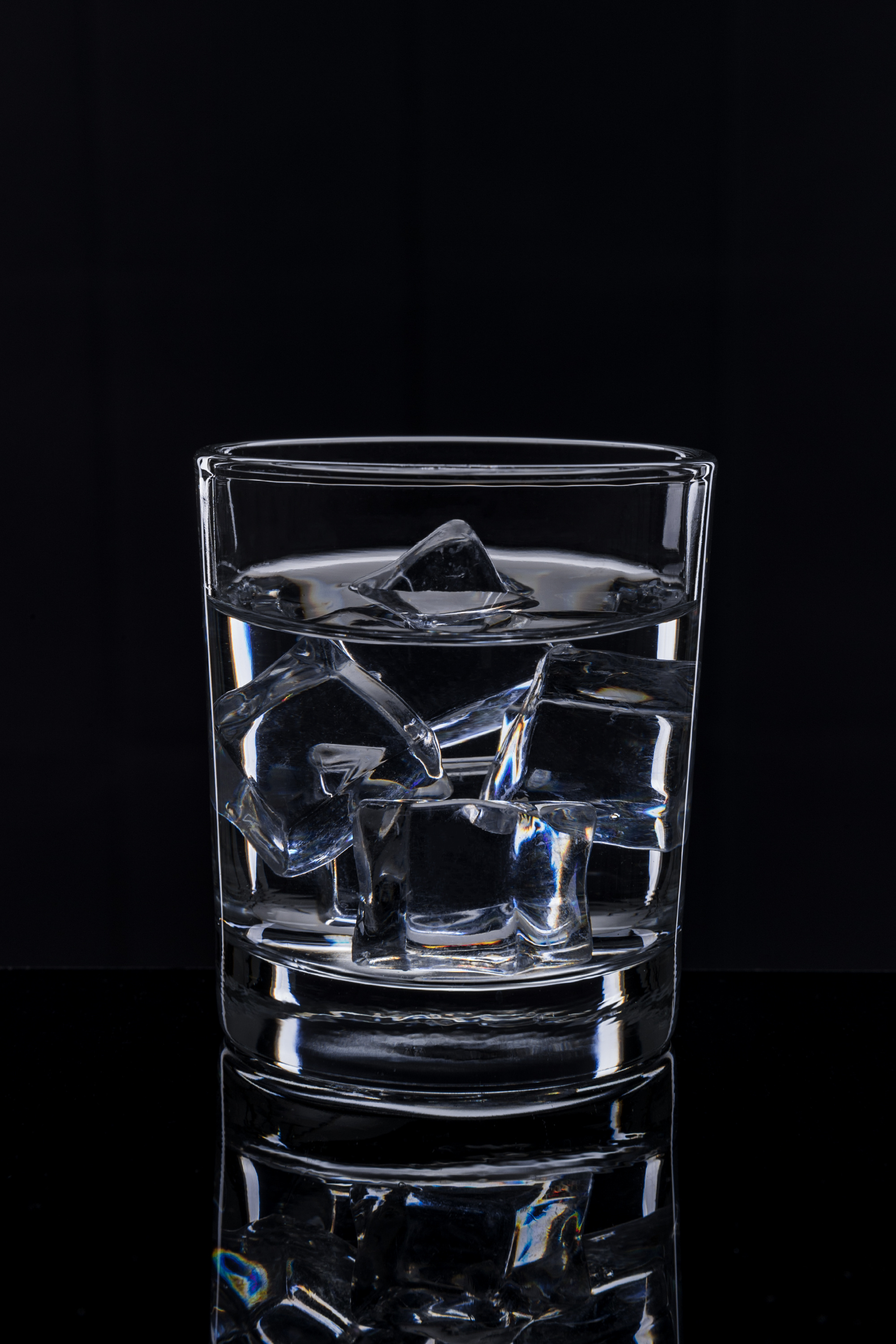 杯子的光影演绎一