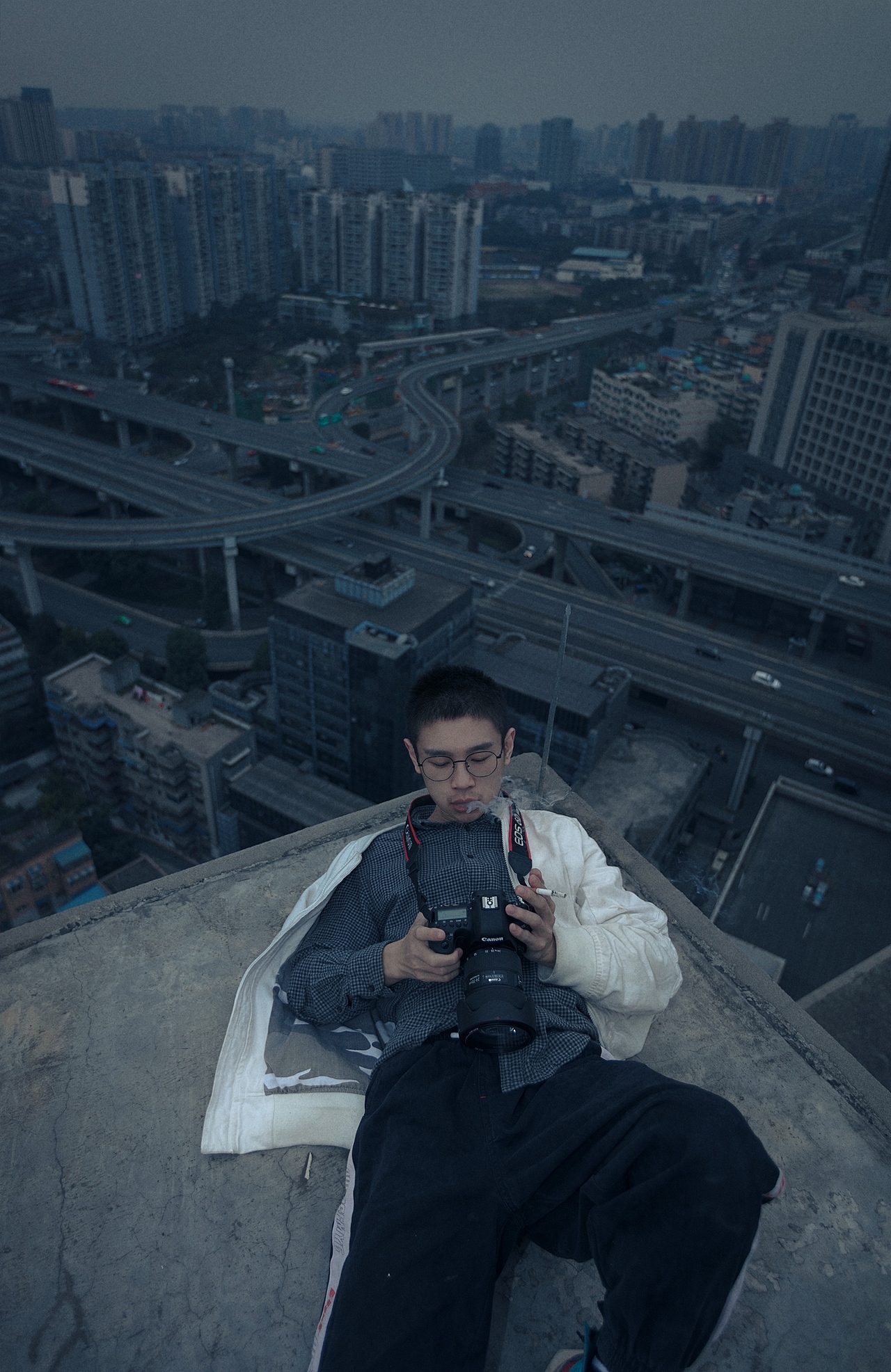 鸟瞰营门口（图ZMTQ4MTkzMDMy） - 人像摄影 - 站酷设计师小恩Sean原创素材 - 站酷ZCOOL