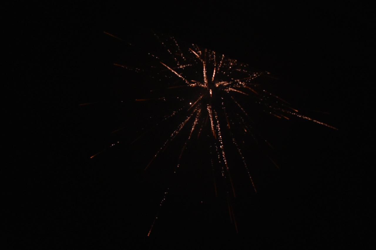 屋檐下的烟火盛宴（图ZMjYyODE1MjQ4） - 其他摄影 - 站酷设计师吾是小小静原创素材 - 站酷ZCOOL