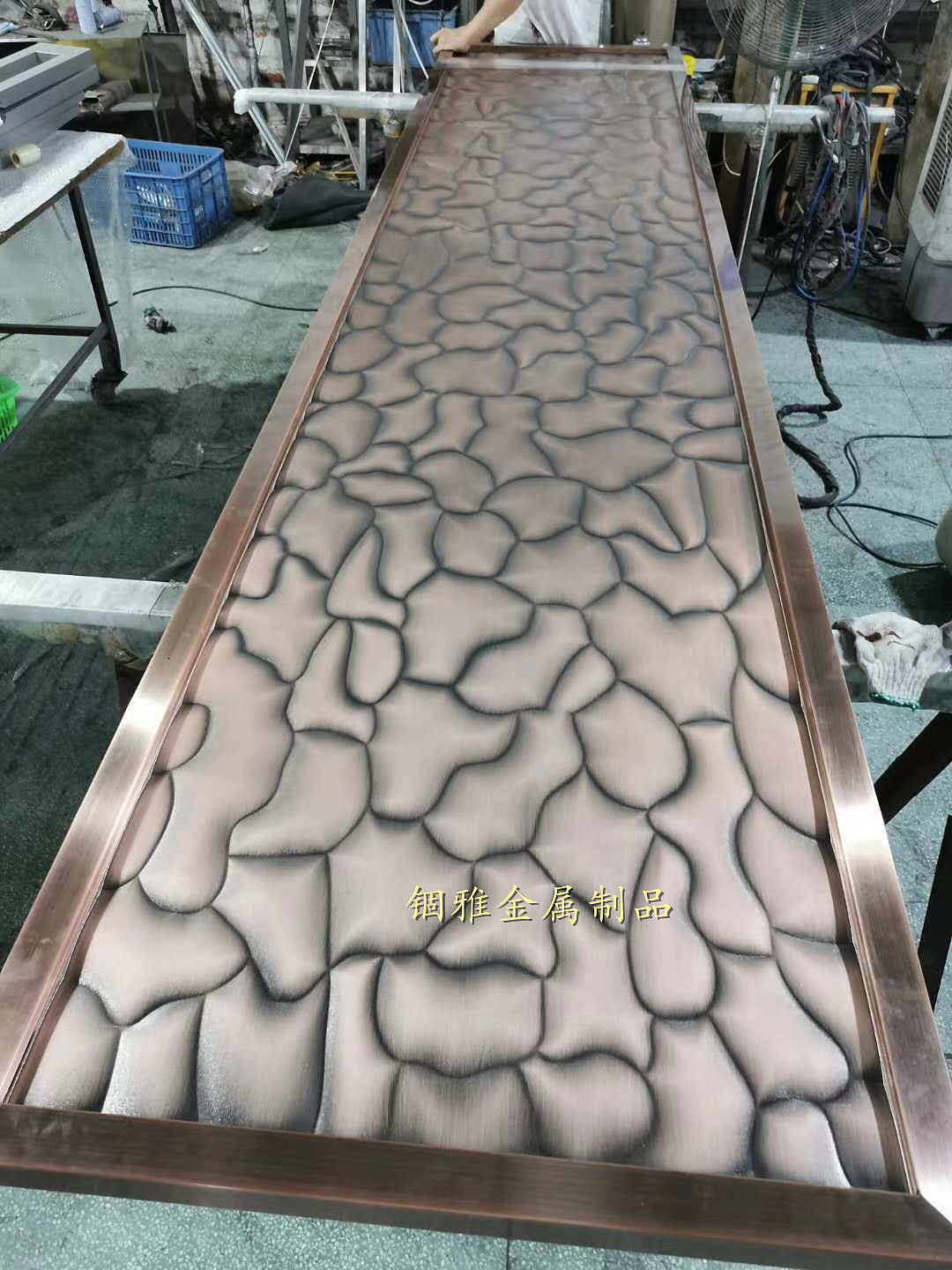 铝板仿铜雕刻屏风 铝艺镂空仿古铜花格