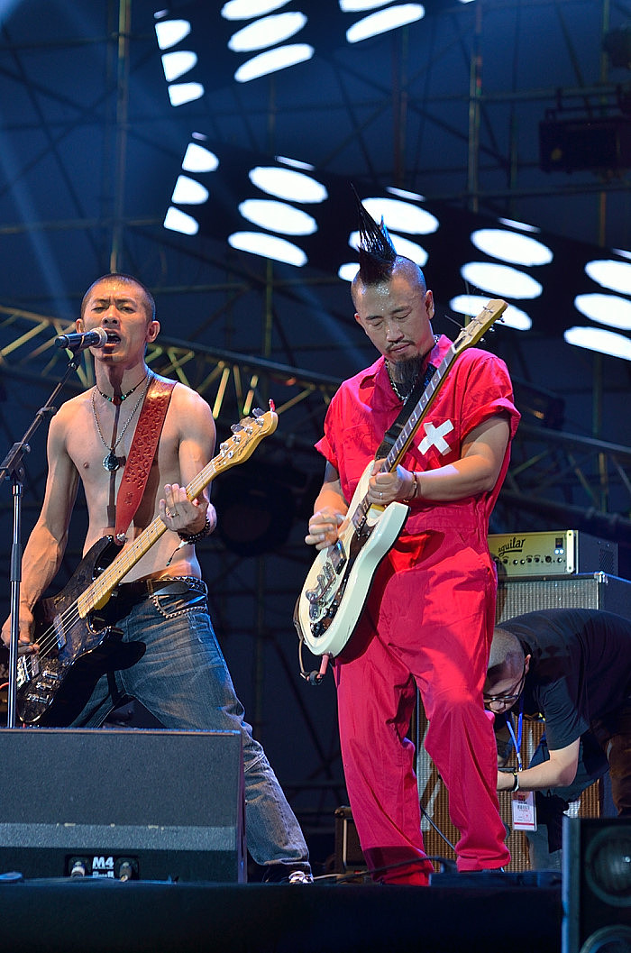 2015迷途音乐节——脑浊乐队（图ZMzQ1Nzg2NDg=） - 人文/纪实摄影 - 站酷设计师binbin5s原创素材 - 站酷ZCOOL
