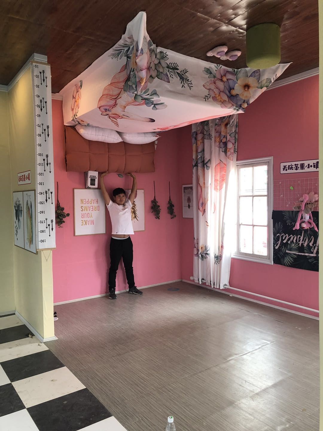 西安颠倒屋倒置屋出租租赁厂家