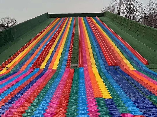 彩虹滑道出租七彩滑道租赁彩虹滑梯租赁公司