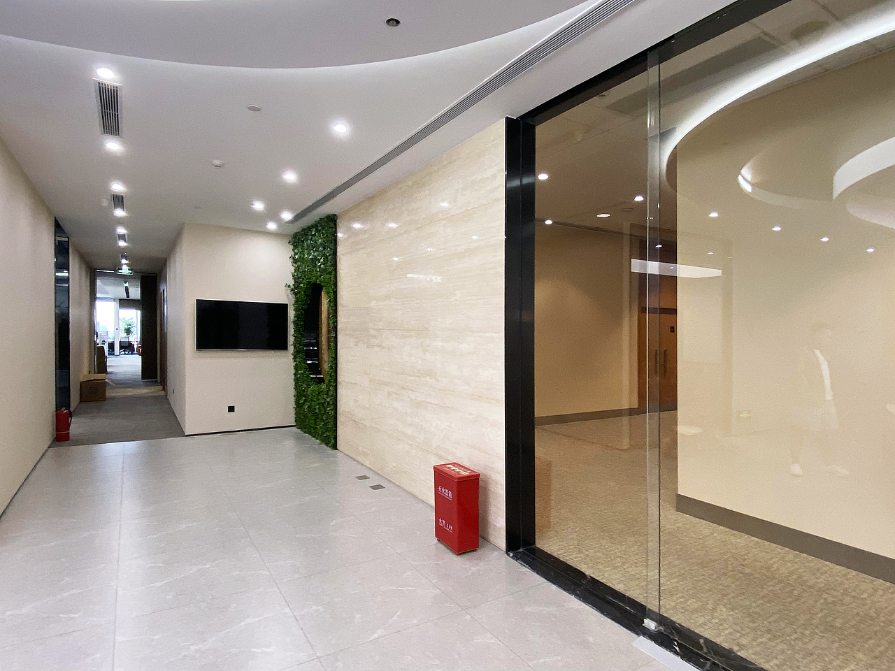 室内设计落地分享|弧面造型办公空间