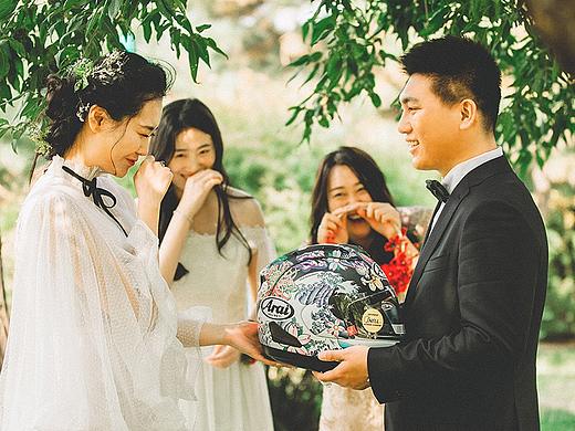 浓烈而不失温婉的笑