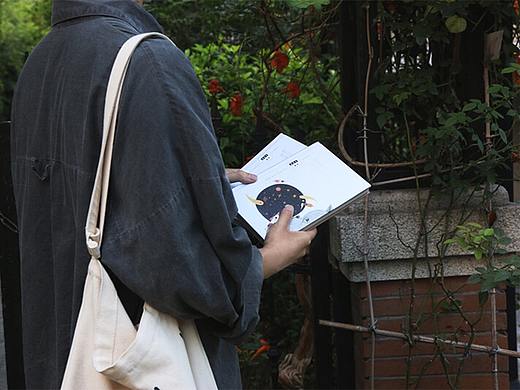 《吹個泡泡》（個人主頁-ZMzA2Mjg2MzI=） - 書籍/畫冊 - 站酷設(shè)計師扶柚文創(chuàng)FORYOU原創(chuàng)素材 - 站酷ZCOOL