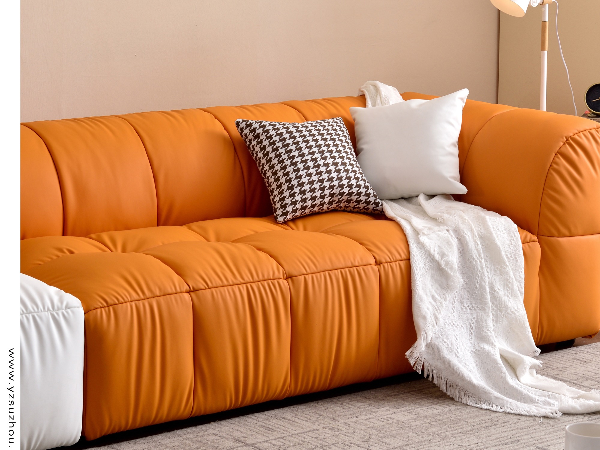使用橙色和蓝色设计的室内设计-帮助您使用互补色装饰温馨的家