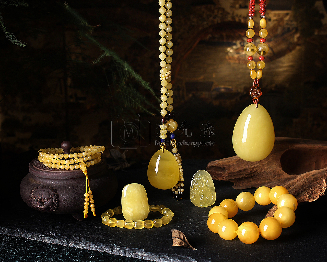 琥珀蜜蜡 手串吊坠等 摄影修图（图ZMTE2ODg4NjAw） - 产品摄影 - 站酷设计师麥先森原创素材 - 站酷ZCOOL