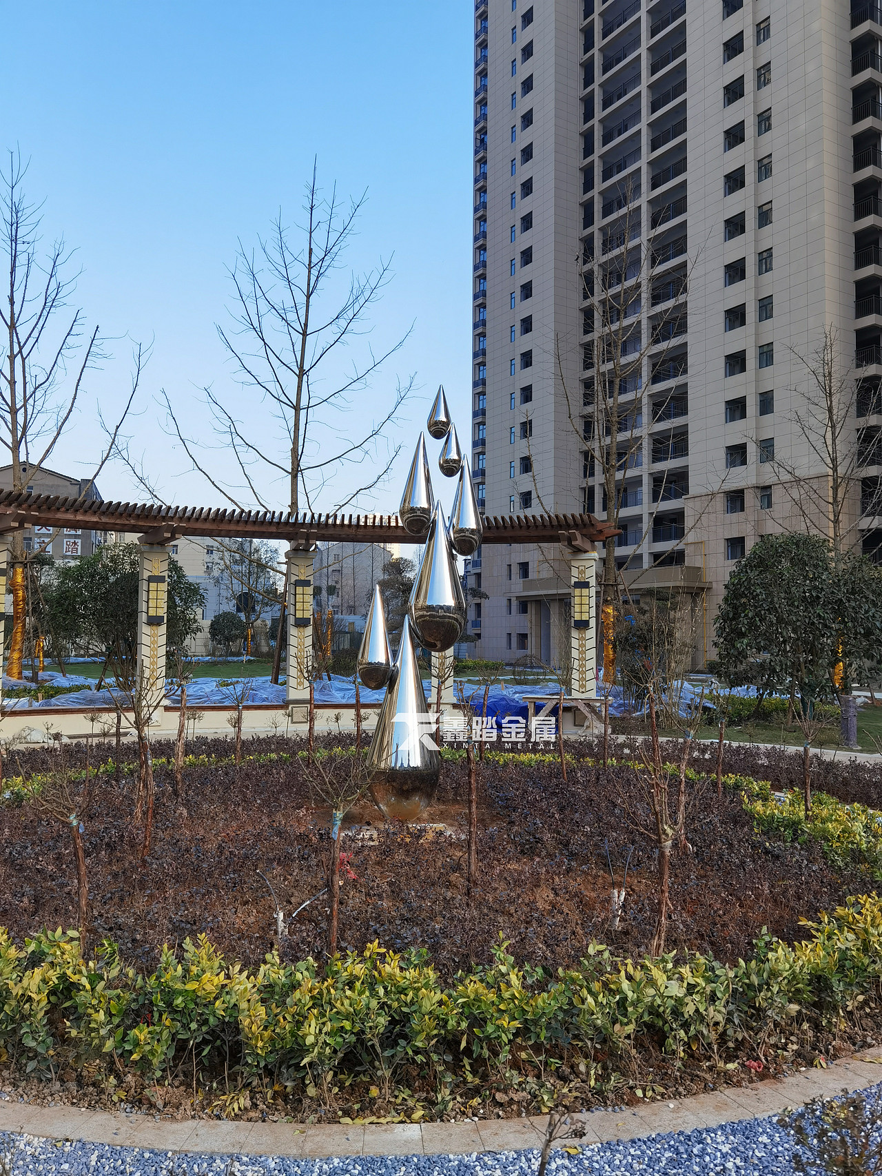 园林景观镜面不锈钢水滴雕塑