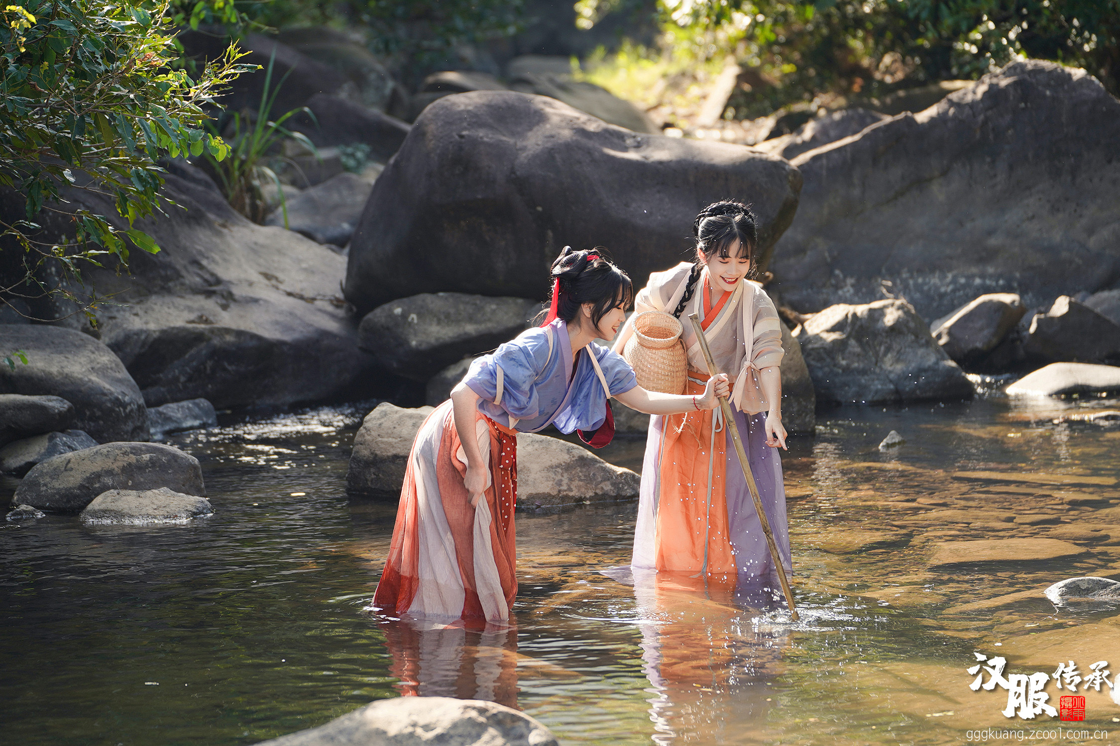 汉服闺蜜|打鱼写真约拍 象头山拍摄溪水玩水