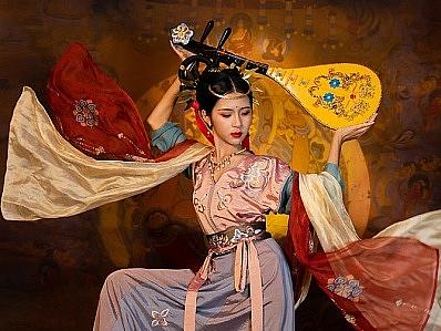 敦煌汉服飞天仙女摄影图