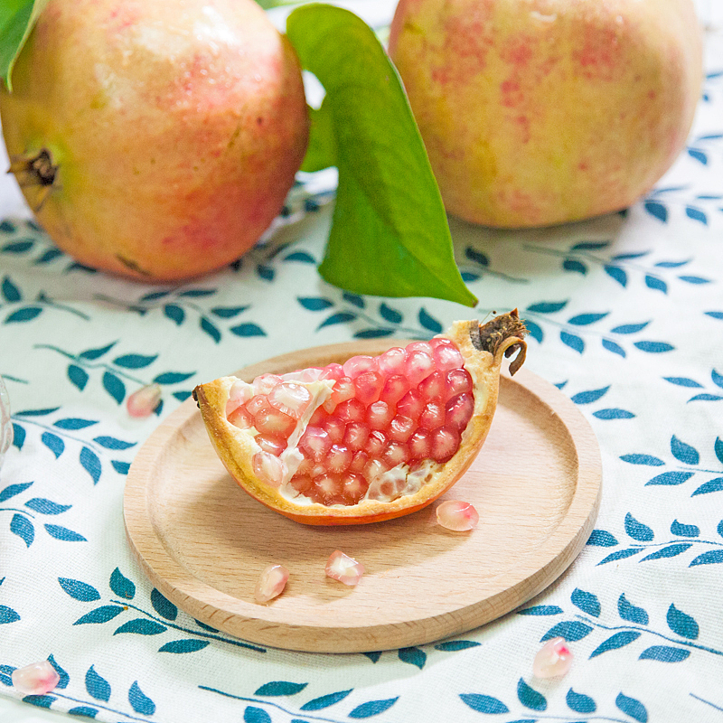 粉宝石软籽石榴（图ZMTczODIzNDQw） - 产品摄影 - 站酷设计师大白免奶糖原创素材 - 站酷ZCOOL