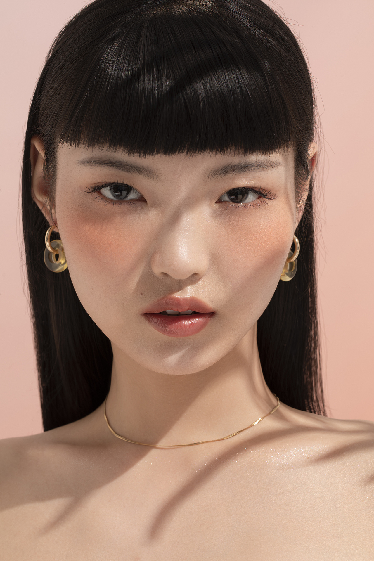 intoyou腮红模特图（图ZMjIwNzEyOTI4） - 产品摄影 - 站酷设计师他是33原创素材 - 站酷ZCOOL