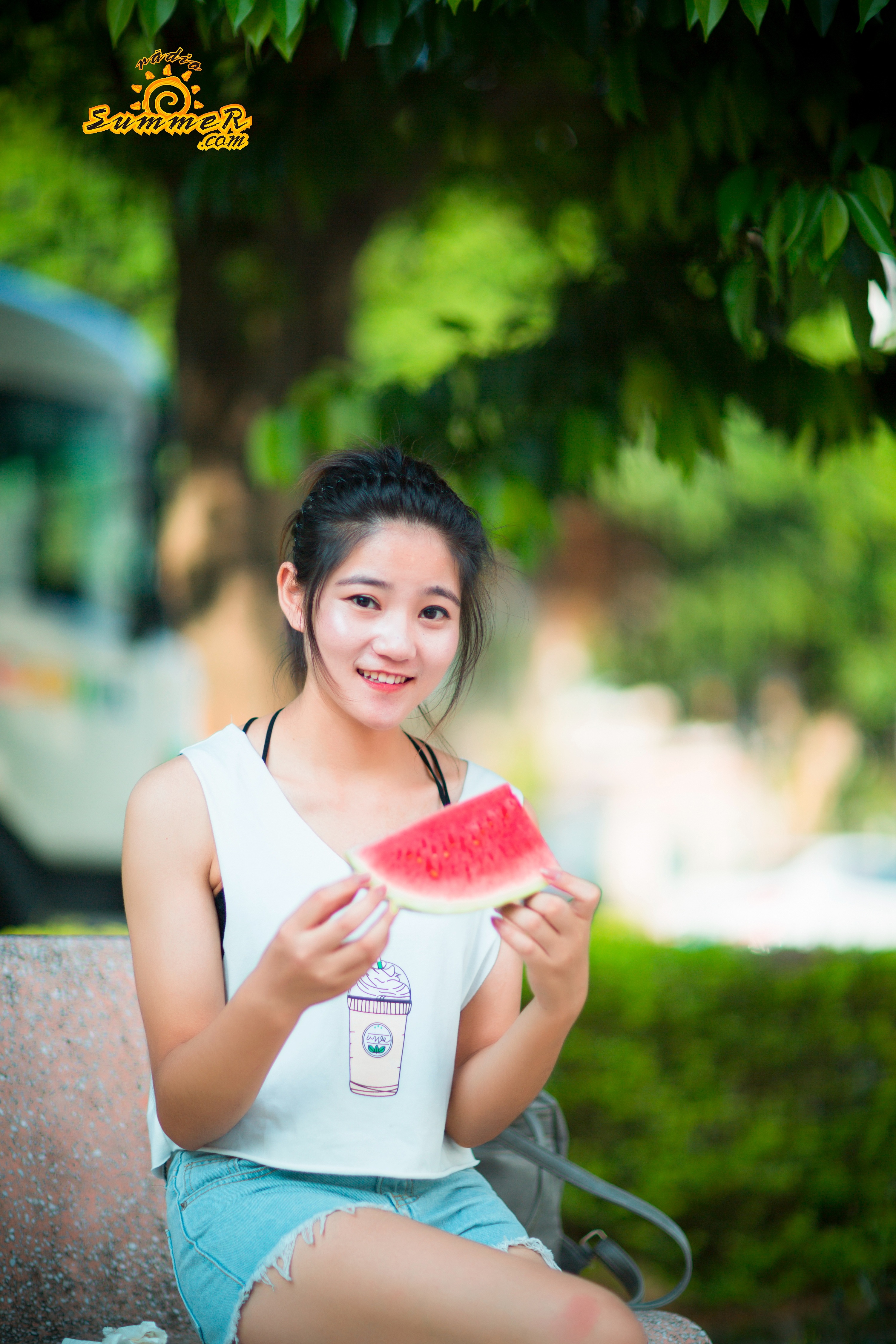 带着气球去吃西瓜