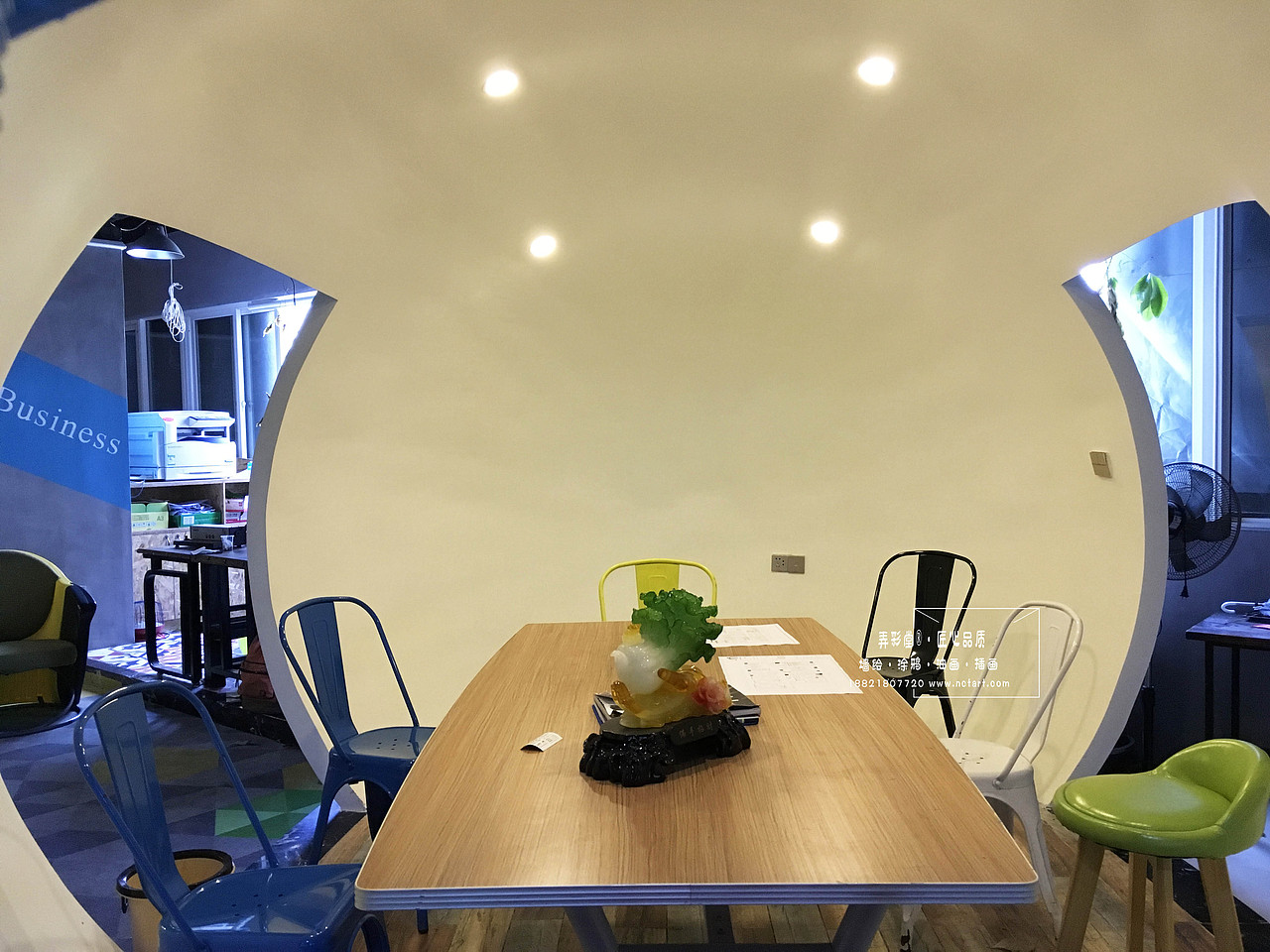 墙绘作品之办公室墙绘装饰公司会议室的手绘墙案例