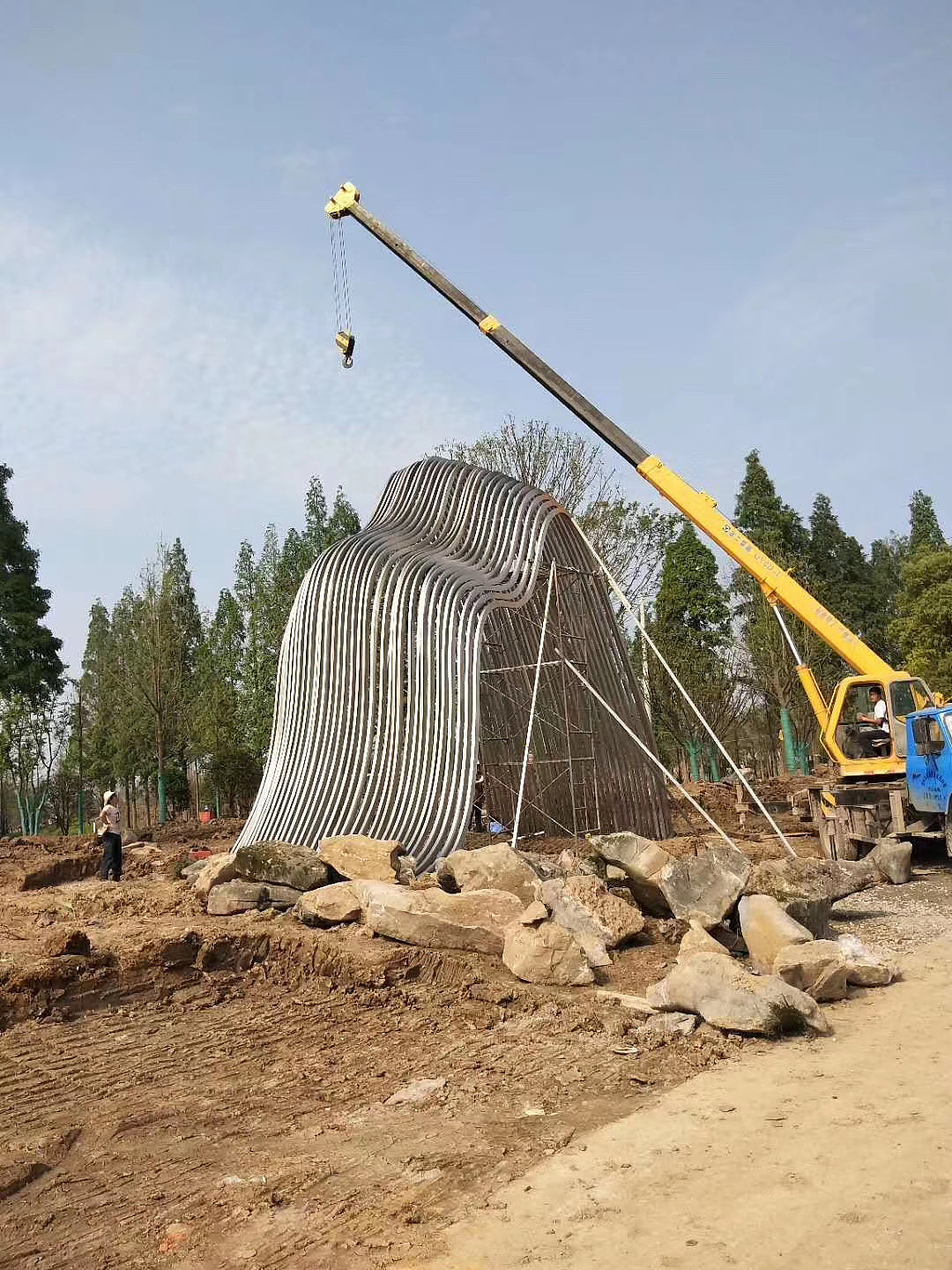 荆门-园博园-不锈钢假山⛰️制作-安装-过程展示（图ZMzQ4Nzc4NzQ4） - 雕塑 - 站酷设计师德森雕塑标识景观原创素材 - 站酷ZCOOL