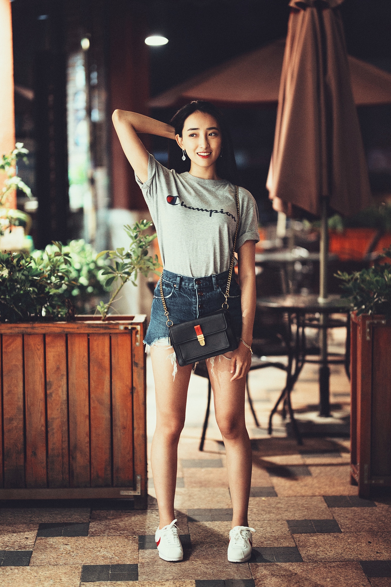 《夏夜》（图ZMTY0MDE5MDYw） - 人像摄影 - 站酷设计师喾葩原创素材 - 站酷ZCOOL