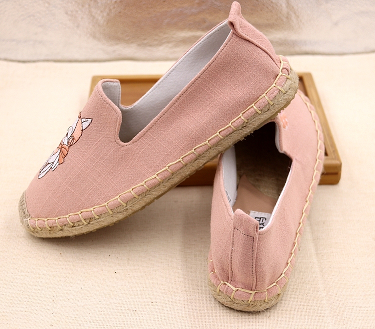 布依阿妈（图ZMTMyMjY2ODQw） - 鞋履设计 - 站酷设计师布依阿妈原创素材 - 站酷ZCOOL